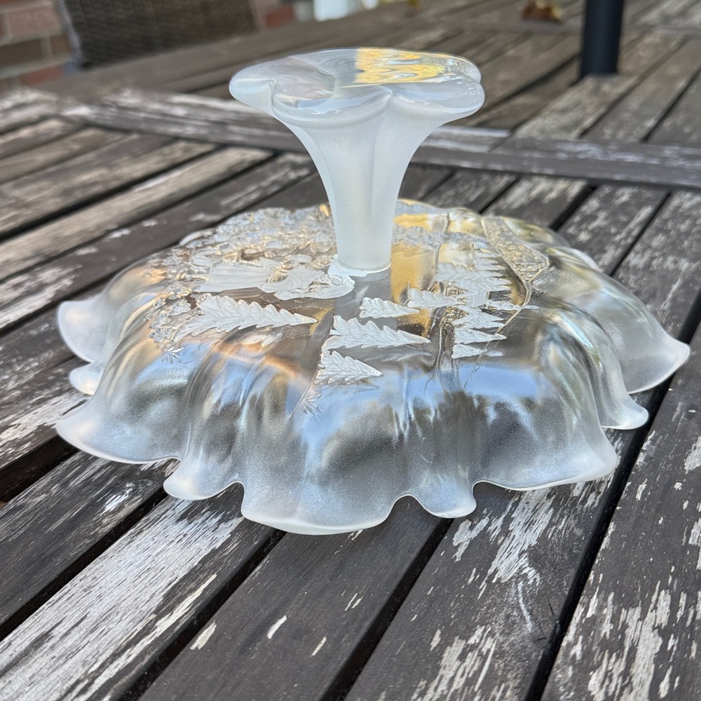 Vintage MIKASA West Germany “Christmas story” frosted glass footed bonbon plate - Picture 7 of 12